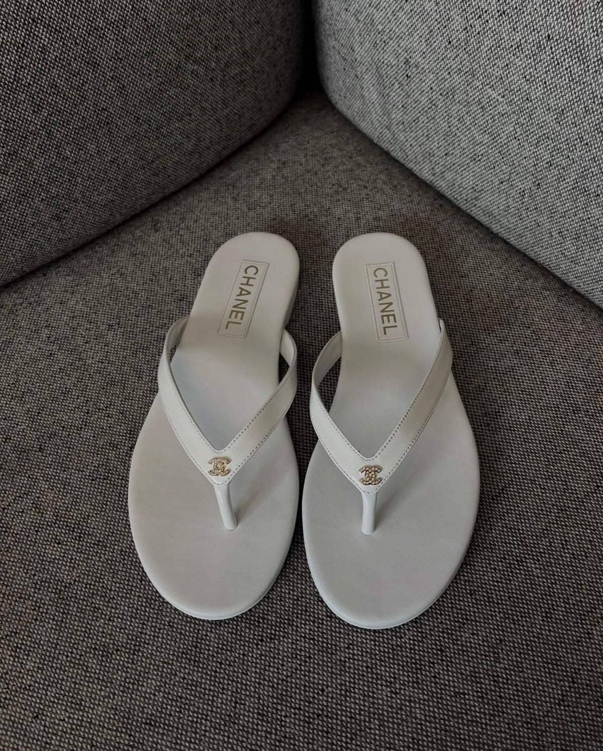 FLIPS FLOPS SANDALS