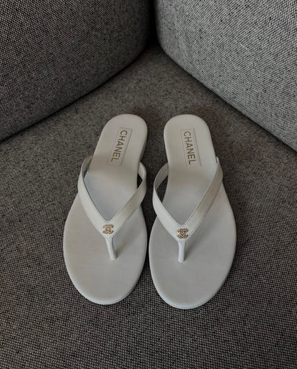 FLIPS FLOPS SANDALS